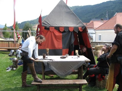 Mittelalterfeste.com c Julia